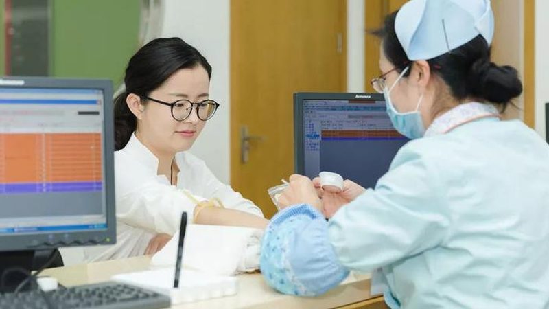 老年人健康手环：守护银发族健康的好帮手**